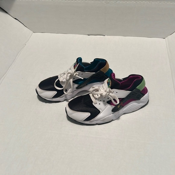 Nike Huaraches Nike youth 5 shoes. - Picture 2 of 7